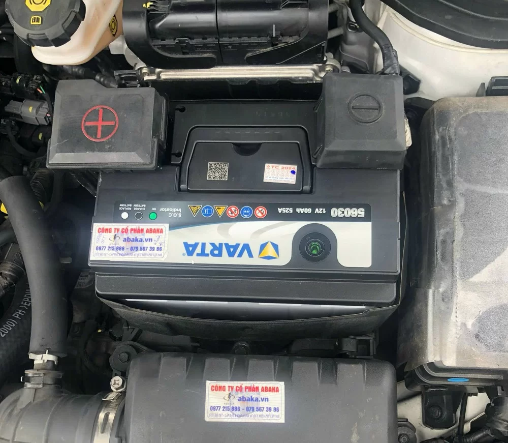 Thay bình ắc quy tại nhà cho xe Hyundai Creta 4