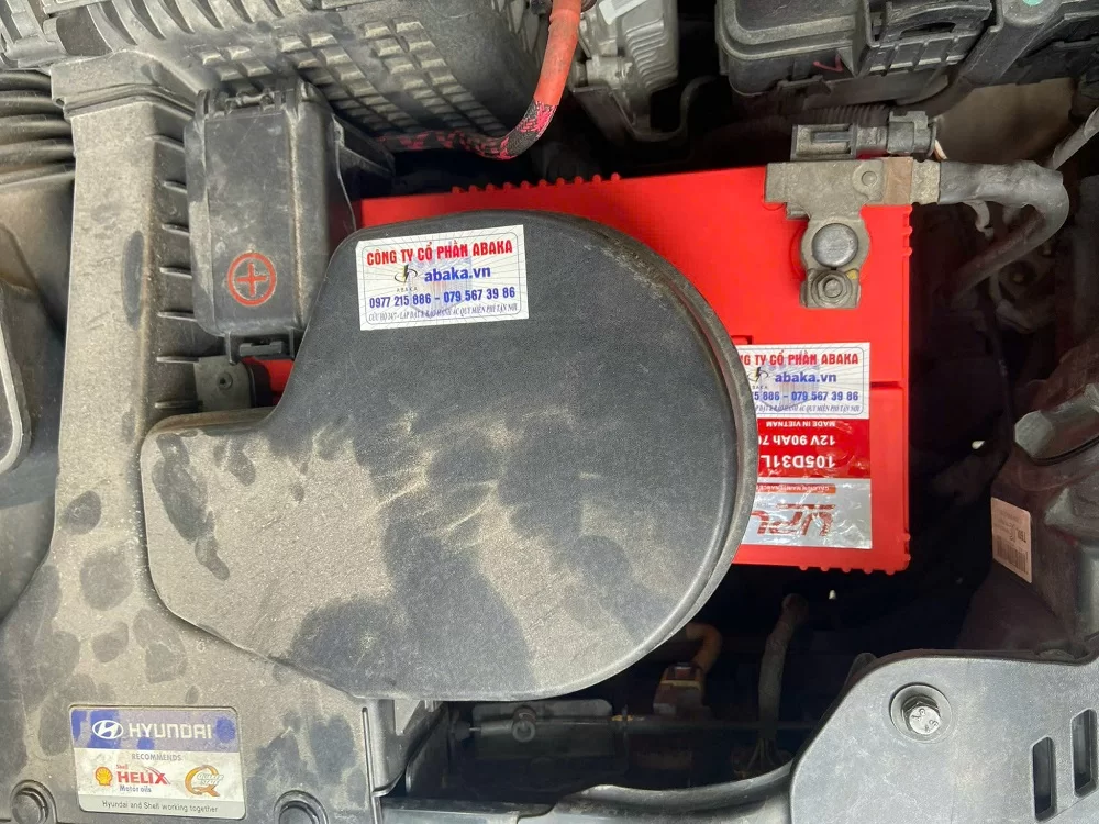 Thay bình ắc quy tại nhà cho xe Hyundai SantaFe 4