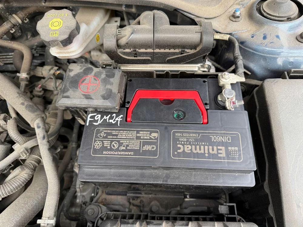 Thay bình ắc quy tại nhà cho xe Kia Seltos 1