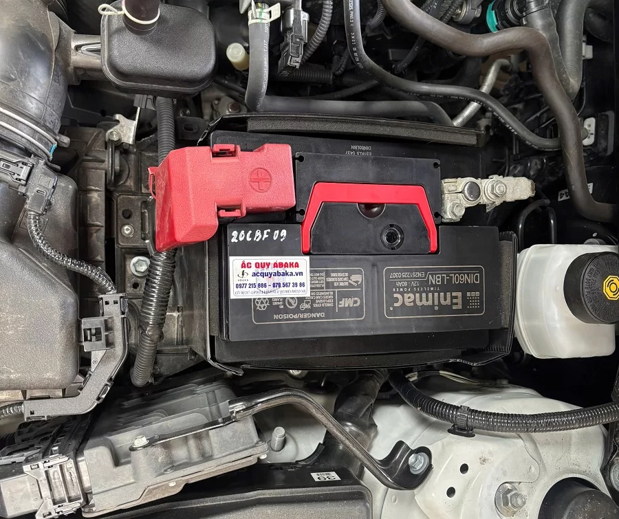 Thay ắc quy Toyota Corolla Altis