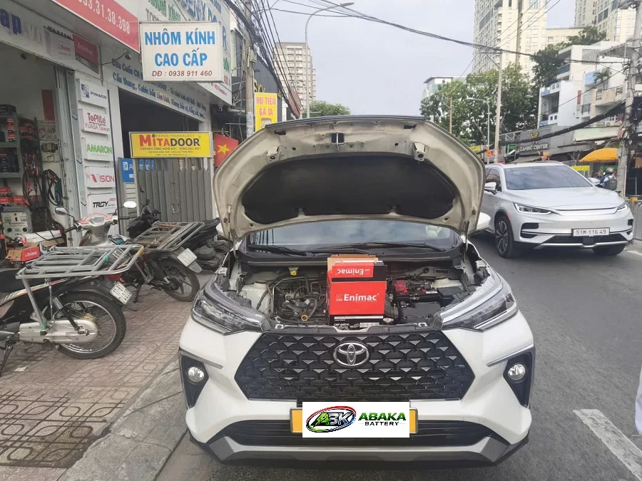 Thay ắc quy Toyota Highlander