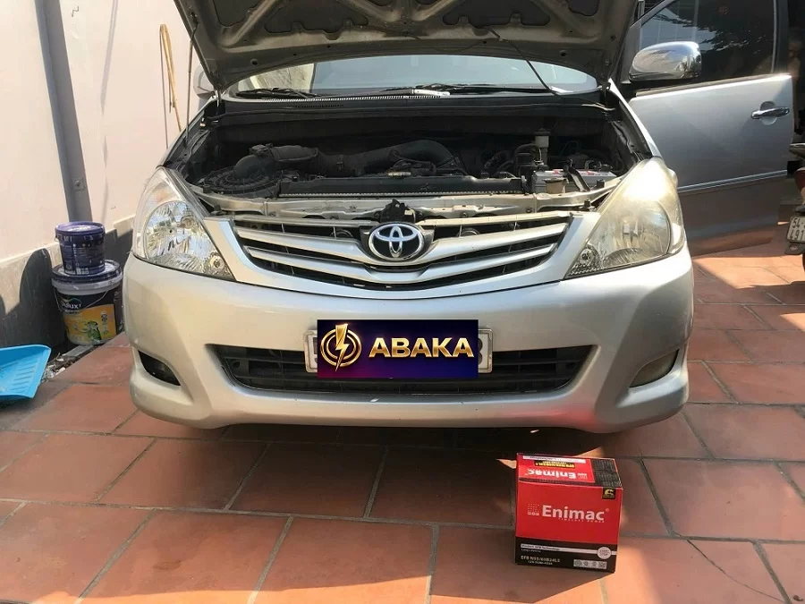 Thay ắc quy Toyota Rush