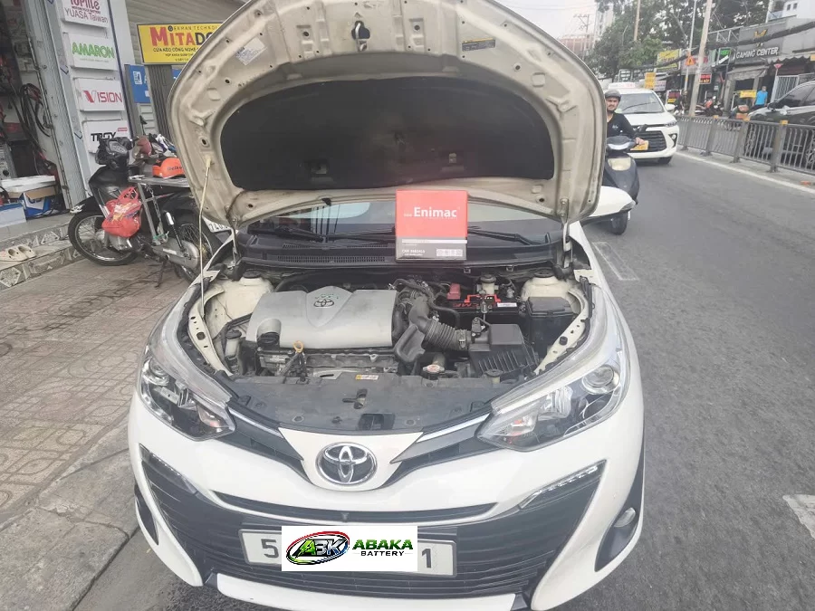 Thay ắc quy Toyota Yaris Cross